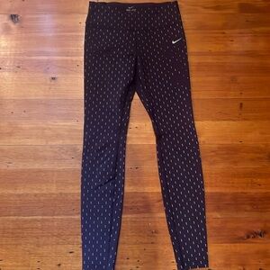 Nike women’s dry fit leggings size M purple